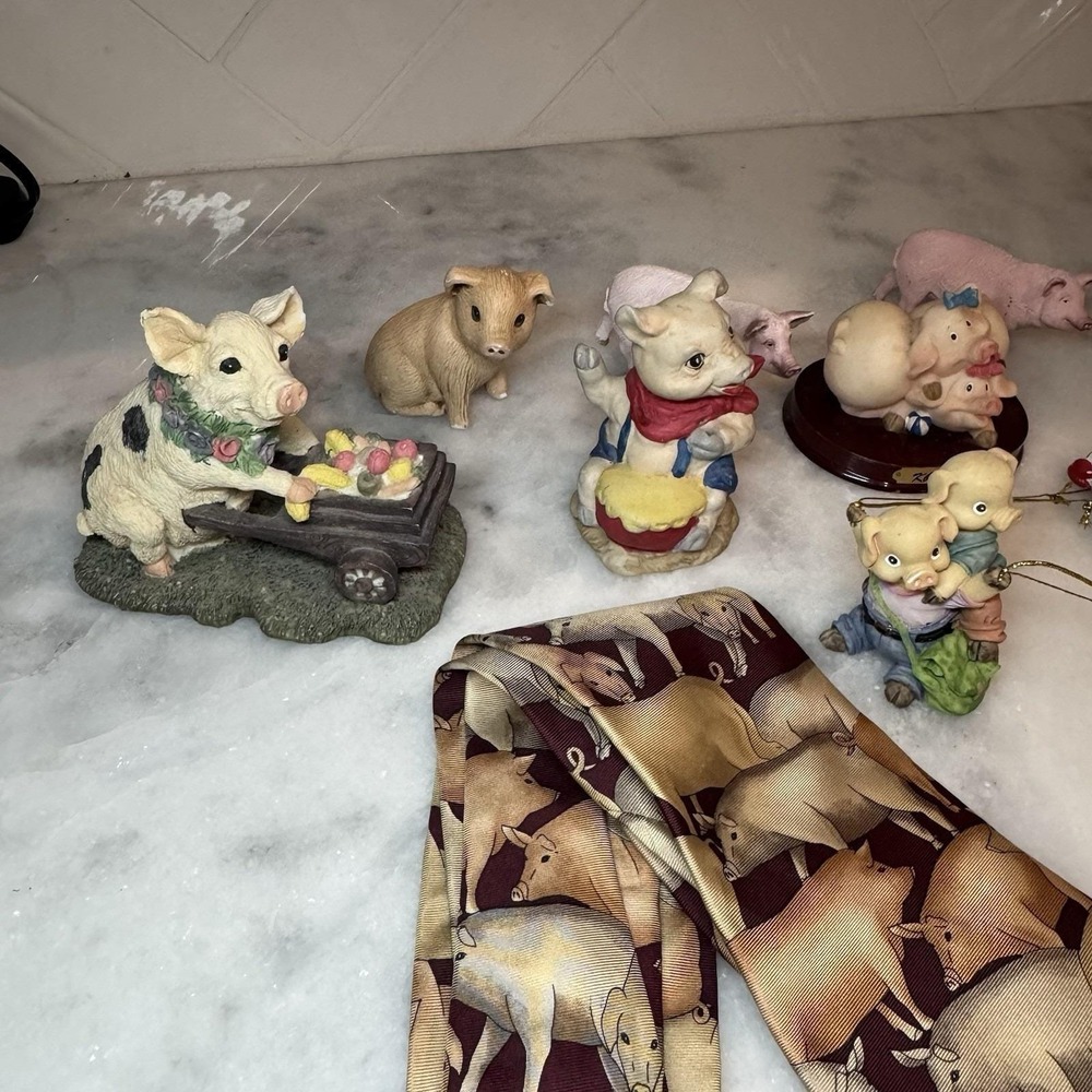 Vintage Pig Figurine Lot Tie Ornaments Farmhouse Decor Collectibles - Picture 4 of 5